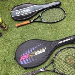 テニスラケット2個+ボール2個