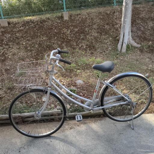 26インチ自転車　銀　ブリジストン　内装3段　LEDオートライト　通学用にも