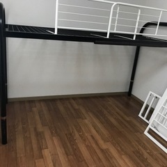 作業台、2段ベッド