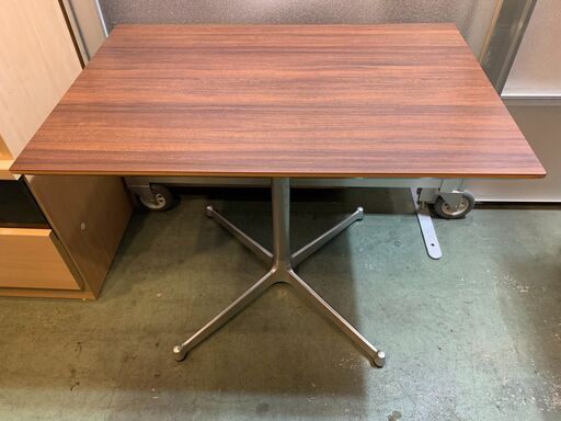 【実店舗販売中・中古　ディーアンドデパートメント　D\u0026DEPARTMENT　カフェテーブル　Cafe　table　カリモク60　Karimoku60　ウォールナット】