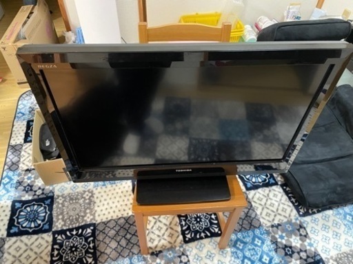 テレビ　32インチ　TOSHIBA REGZA
