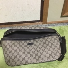 GUCCI ボディバッグ