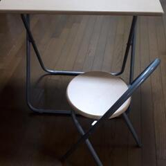 折り畳みテーブルと椅子(ニトリ)