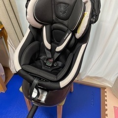 コンビ チャイルドシート ネルーム