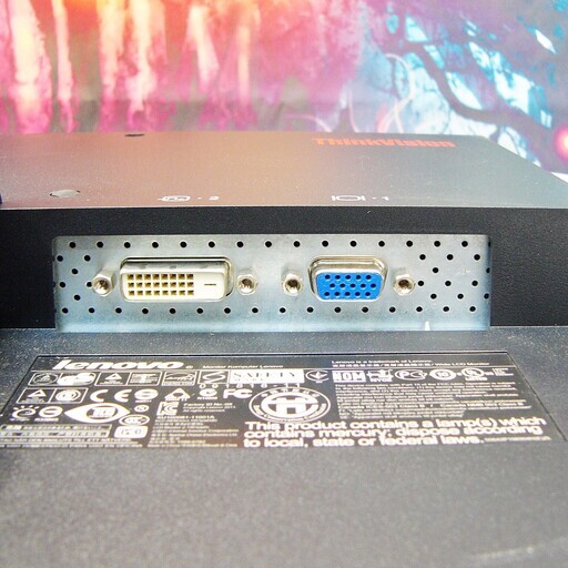 ☆ThinkVision 19インチワイド液晶モニター☆シリアルナンバー：V8-KN961 ☆ThinkVision 19インチワイド液晶モニター☆シリアルナンバー：V8-KN961