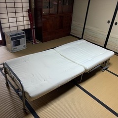 折り畳み式　ベッド