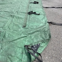 中古のトラックの荷台シートB