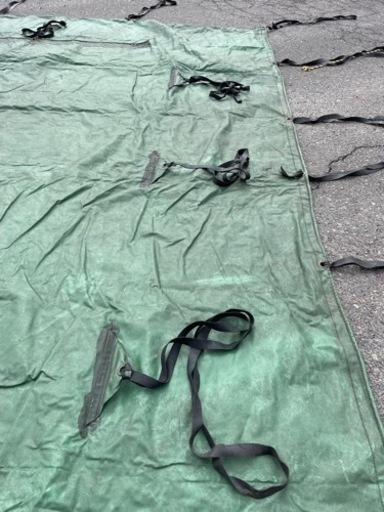 中古のトラックの荷台シートB