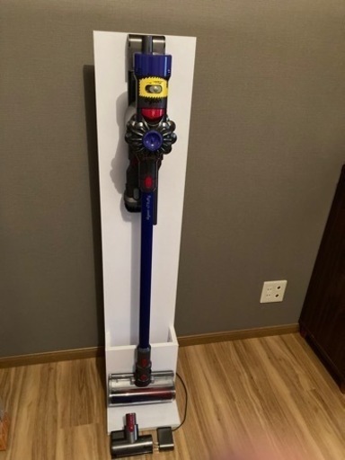 dyson v7fluffy ジャンク品　スタンド付き付属品あり