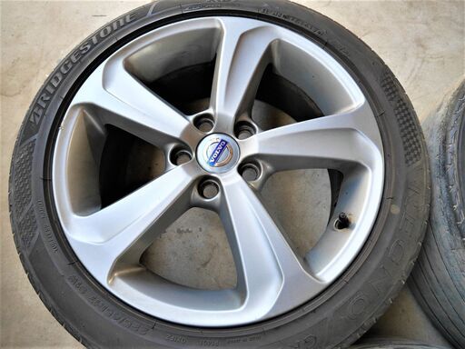 17インチ ボルボ V40 純正 7.5J+52.5 5H108 225　45　17 　V70 S60 C70 S80 などに！！！