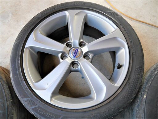 17インチ ボルボ V40 純正 7.5J+52.5 5H108 225　45　17 　V70 S60 C70 S80 などに！！！