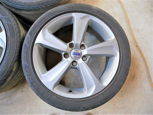 17インチ ボルボ V40 純正 7.5J+52.5 5H108 225　45　17 　V70 S60 C70 S80 などに！！！