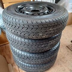 NV350キャラバン　新車外しホイールタイヤセット