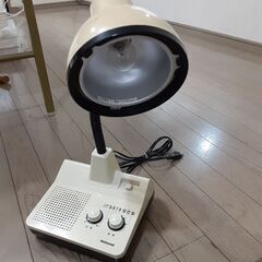 ●取引中●ラジオ付き電気スタンド(100円)