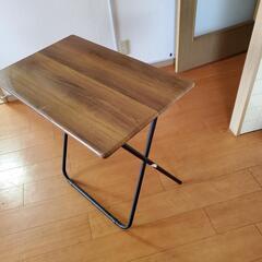 折り畳み式テーブル