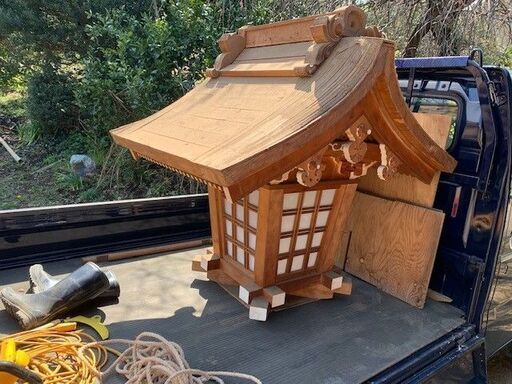 木製灯ろう、１つ