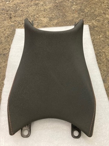 KTM Duke125 エルゴシートとストレイガエキパイ KTM Duke125 エルゴシートとストレイガエキパイ