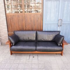 BRUNCH(ブランチ)のオーダーメイドソファ SO-0058-3P 無垢材 W2180木枠ソファ/本革です。チェリー無垢材を使用した格子状のフレームが魅力のレザー3人掛けソファ。ナガノインテリア製。CC223