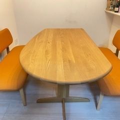 【ネット決済】おしゃれな形の木製ダイニングテーブル