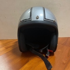 ダムトラックスのジェットヘルメット(中古)