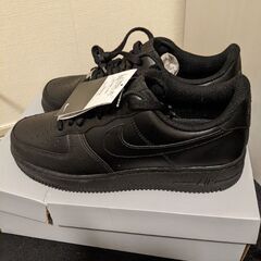NIKE AIR FORCE1 【23日本日中でしたら9000円】