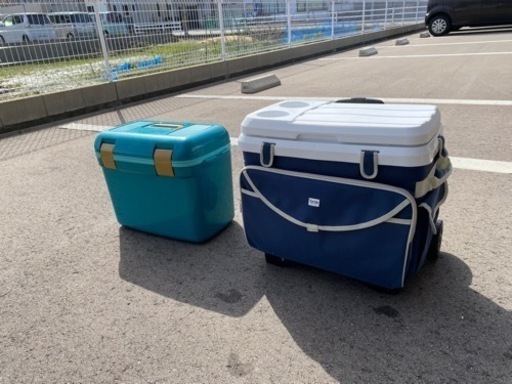値下げしました 中古美品キャンプクーラーボックスキャリー付き2台セット割4500円 カイト 西泉の家具の中古あげます 譲ります ジモティーで不用品の処分