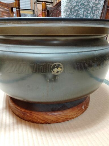 鋼製火鉢（天端ガラス・椅子二脚付き）