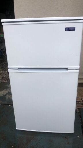 Y! 2019年製 美品 YAMADA SELECT. 2ドア冷蔵庫. 90L YRZ-C09G1. トップ