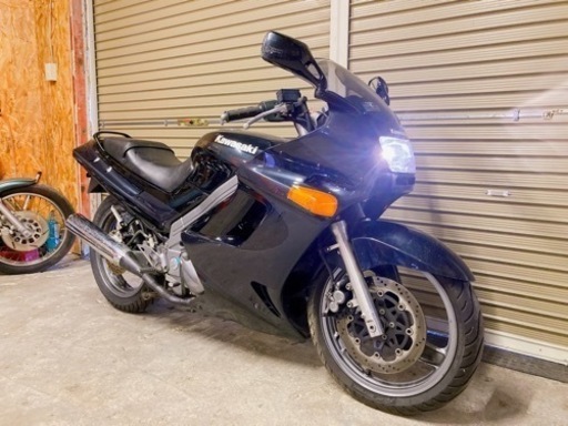 カワサキ　ZZR250 黒　配送可能　支払いは現金or振り込みも可能