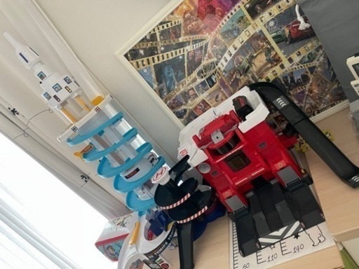 7色に光るトミカタワー　ハイパーレスキューセンター