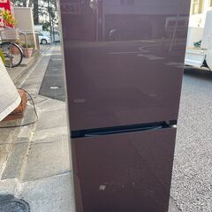 当日配送も可能です■都内近郊無料で配送、設置いたします■ハイセンス 冷蔵庫 HR-G13A-BR 2017年製■HIS6A