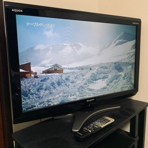 SHARP 32型テレビ　AQUOS デジタルハイビジョン