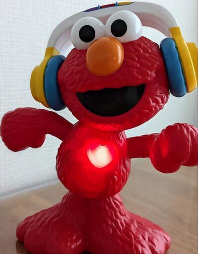 米国発売版 英語で歌って踊るエルモ セサミストリート レッツダンス ねこち 武蔵新城のおもちゃ 知育玩具 の中古あげます 譲ります ジモティーで不用品の処分