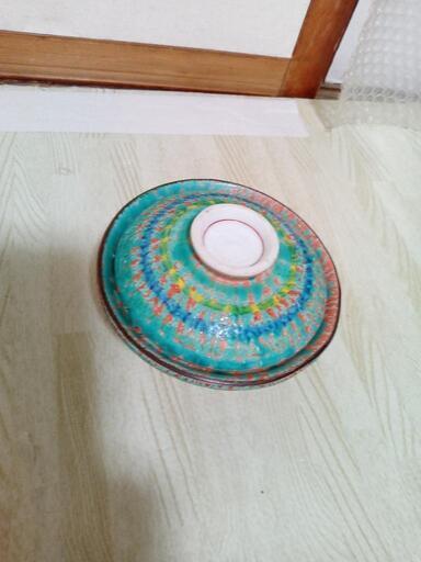 2美品♦️超超超激安♦️高級緑黄ふた付き器♦️15セット♦️内寸直経10㌢♦️とても素敵です♦️色合いと使い心地が良い♦️見栄えします♦️しっかりした作りなので割れにくい♦️丈夫だと思います♦️陶器製です♦️除菌清掃済み♦️丁度良い大きさ♦️お値打ちにお譲り致します♦️他のフリマアプリにも載せて折りますのでお早めにどうぞ♦️最終値段です