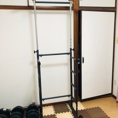 ぶら下がり、ベンチ、ダンベルなど
