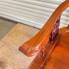 ２脚セット アンティーク 木製 肘掛けイス 家具/お洒落デザイン/おしゃれインテリア/いす/椅子/ウッドチェア 中古品 札幌北区篠路町太平 2脚セット アンティーク 木製 肘掛けイス 家具/お洒落デザイン