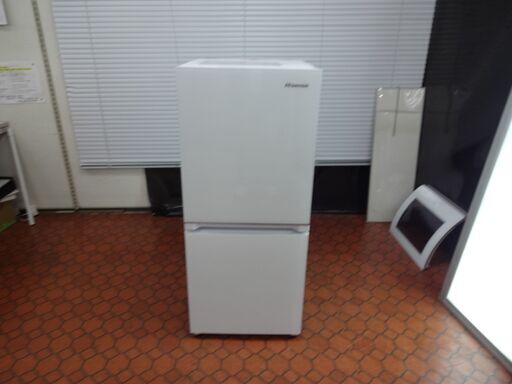 ID 008700　冷蔵庫　２ドア　ハイセンス　134L　２０２１年製　HRGBB-W
