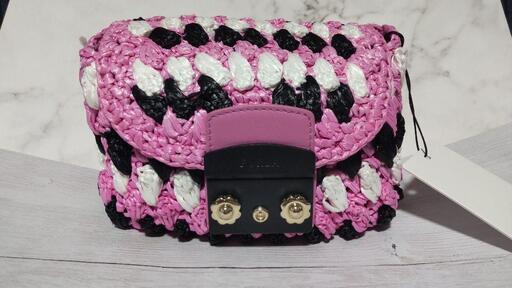 【新品未使用】 FURLA ショルダーバッグ 編み込み ピンク ブラック 黒 白