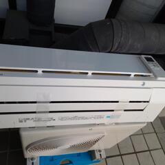 売ります】東芝 エアコン RAS−E225RS【中古】ブラック ポンチョ 