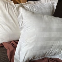 (取引者決定)ホテル用みたいな枕2個セット。カバー付き