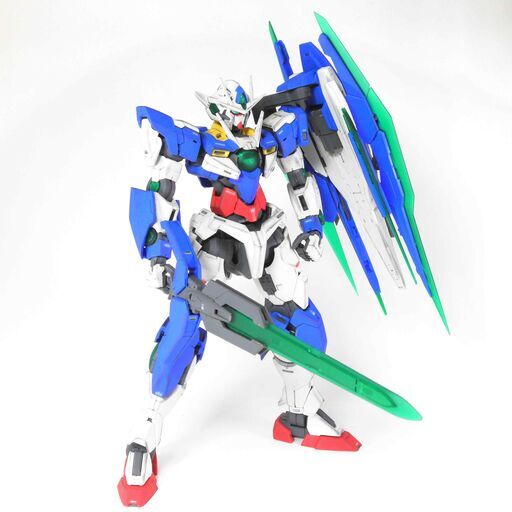 MG ダブルオークアンタ : 完成品 ガンプラ