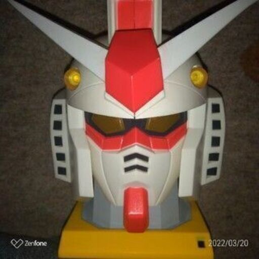 激レア！！光る！！唸る！！動体検知センサー付きガンダムヘッド