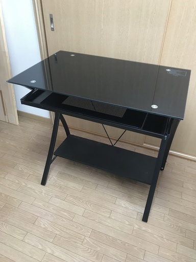強化ガラスパソコンデスク キーボードトレイ付