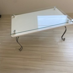 【決まりました】ガラス天板テーブル　約70x50cm