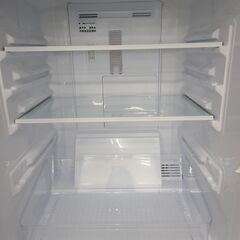 【リサイクルショップどりーむ天保山店】●1576●　☆新生活応援☆　シャープ　２ドア冷蔵庫　2018年製　１～２人暮らしに最適１３７L♪　SJ-14E5-KW