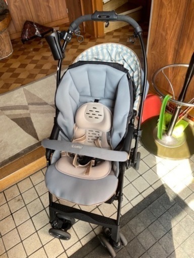 値下げ:使用頻度10回未満】ベビーカー Combi メチャカル(ブルー)