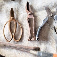 昔から家の倉庫にあった、古い道具あれこれまとめてでも個別にでもいかがでしょうか？