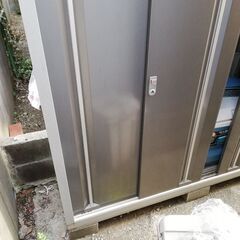 値引きしました　今月末まで　4万円　イナバ物置　引き取り限定　高さ約189cm 横約193cm 奥行約51cm 横浜市鶴見区馬場　INABA 