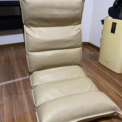 【無料】 折り畳み可能な座椅子 クリーム色 【3/26-4/2 ...