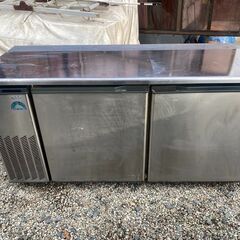 【86】中古　業務用　テーブル型　冷凍庫